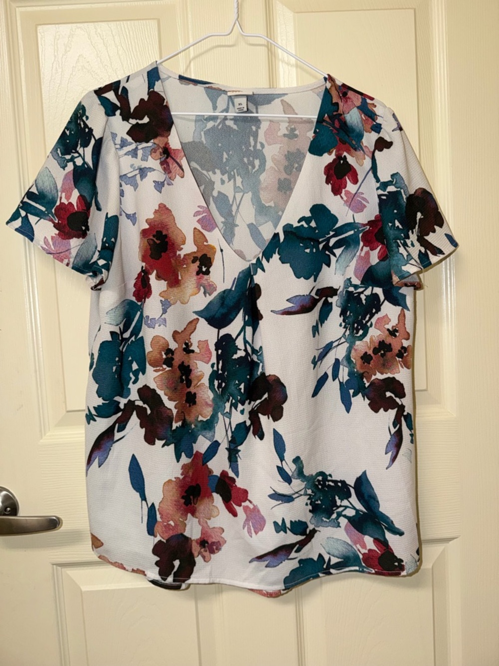 Floral V-Neck Short Sleeve Top in White and Teal